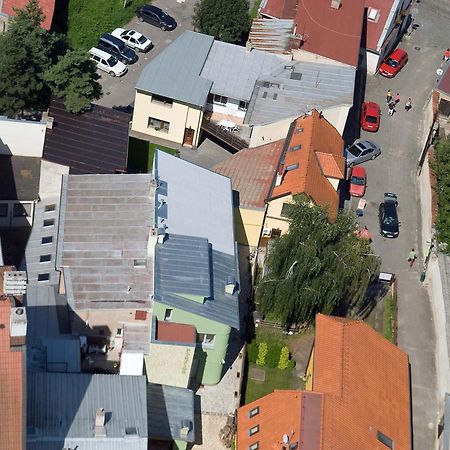Penzion U Vinoteky Nymburk Exteriör bild