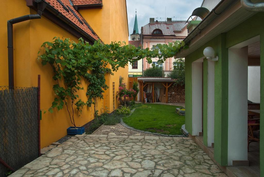 Penzion U Vinoteky Nymburk Exteriör bild