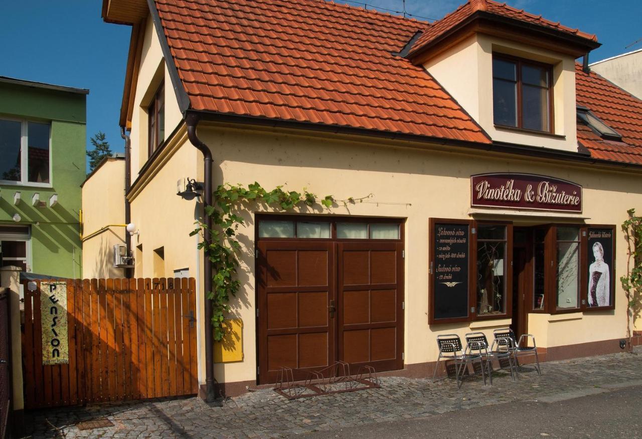 Penzion U Vinoteky Nymburk Exteriör bild