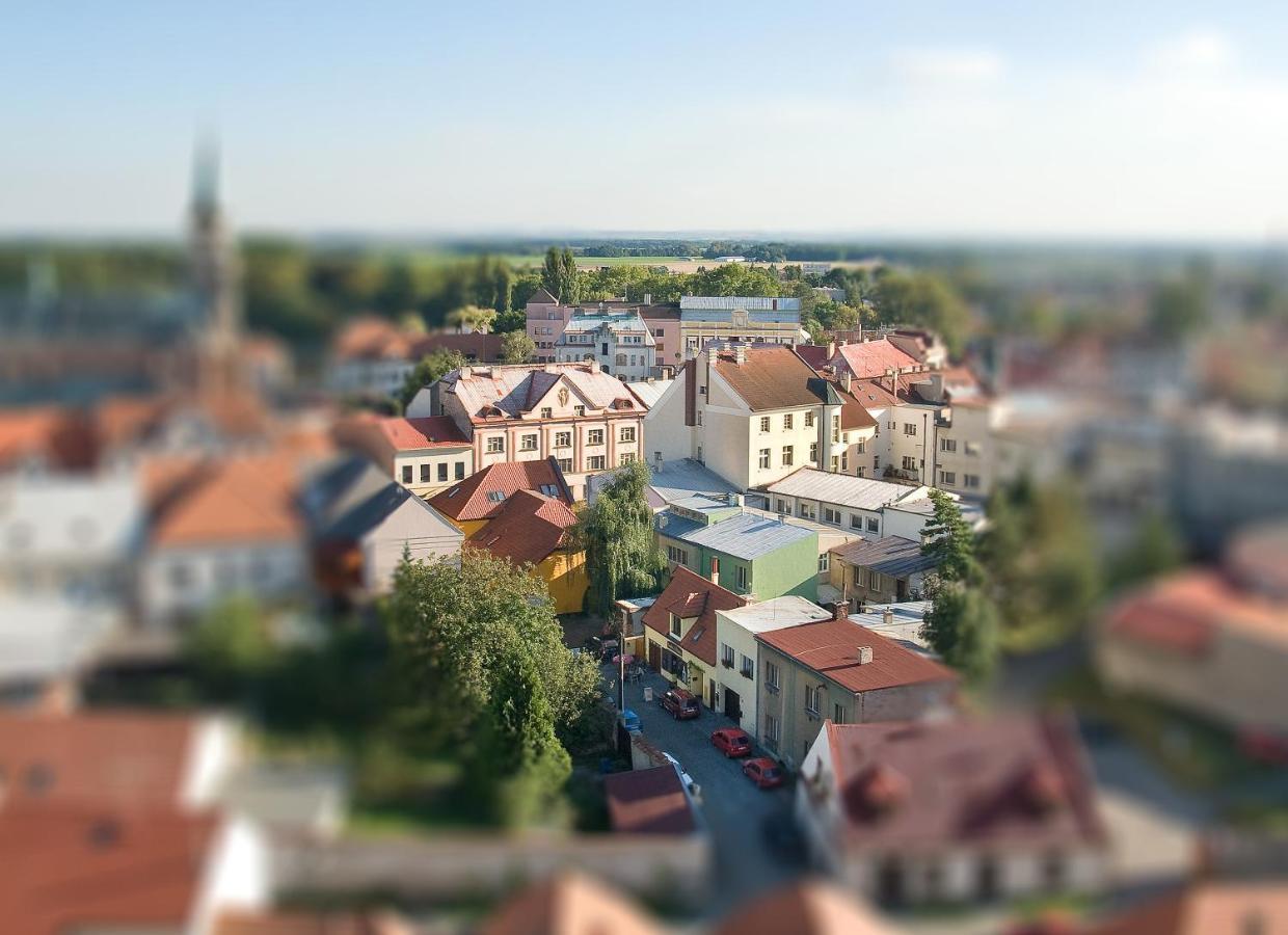 Penzion U Vinoteky Nymburk Exteriör bild